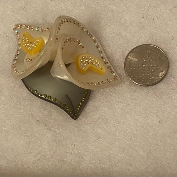 VINTAGE BROOCH PIN 2 WHITE CALLA LILY GREEN LEAF RHINESTONE BEAD ACCENT MCM - Picture 8 of 13